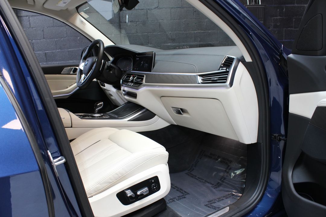 2022 BMW X7