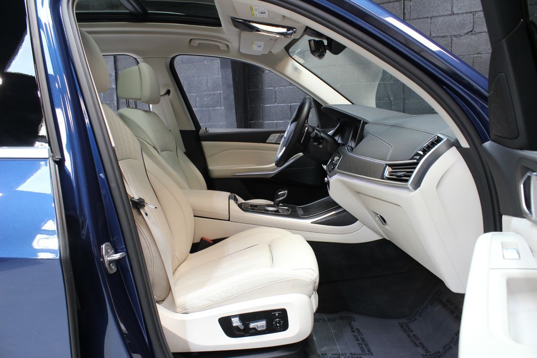 2022 BMW X7