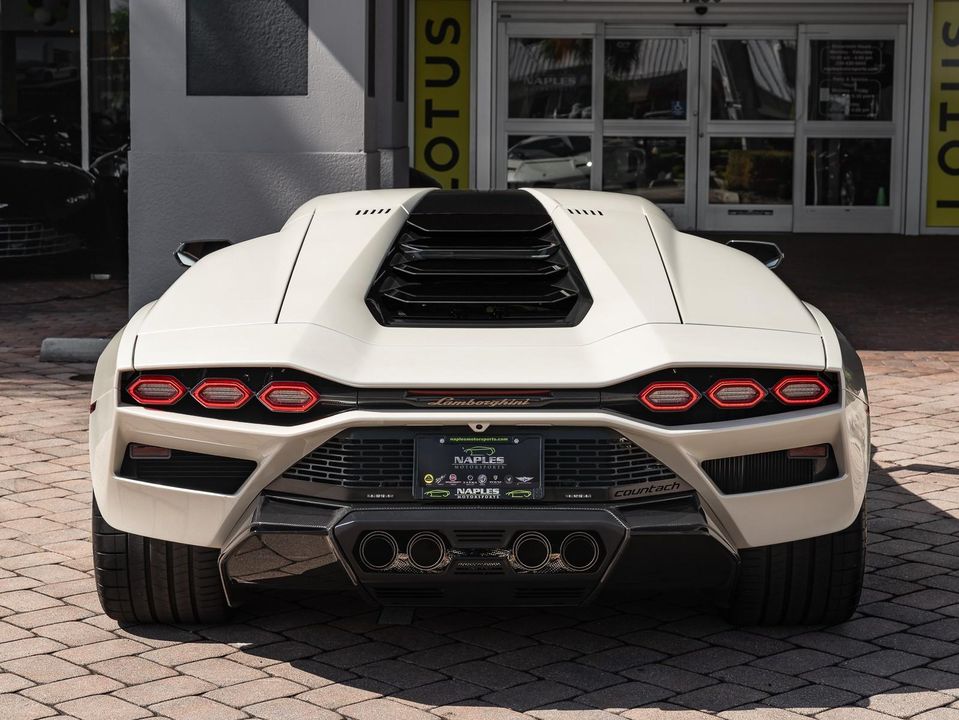 2022 Lamborghini Countach