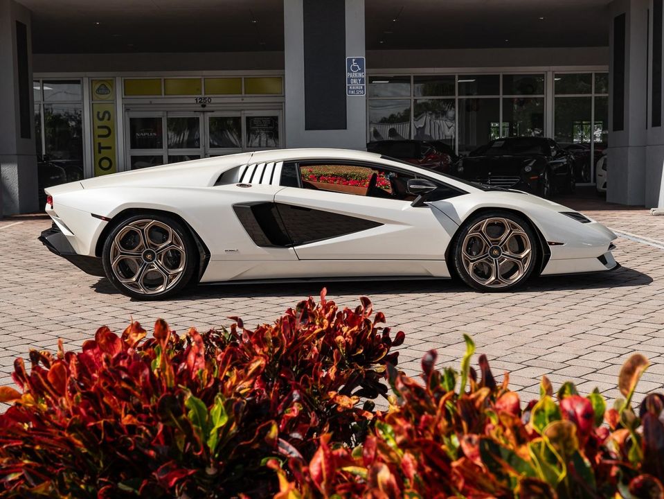 2022 Lamborghini Countach