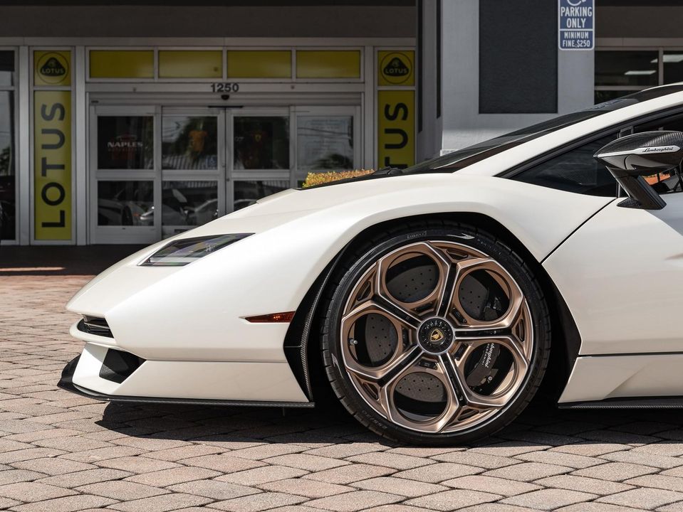 2022 Lamborghini Countach