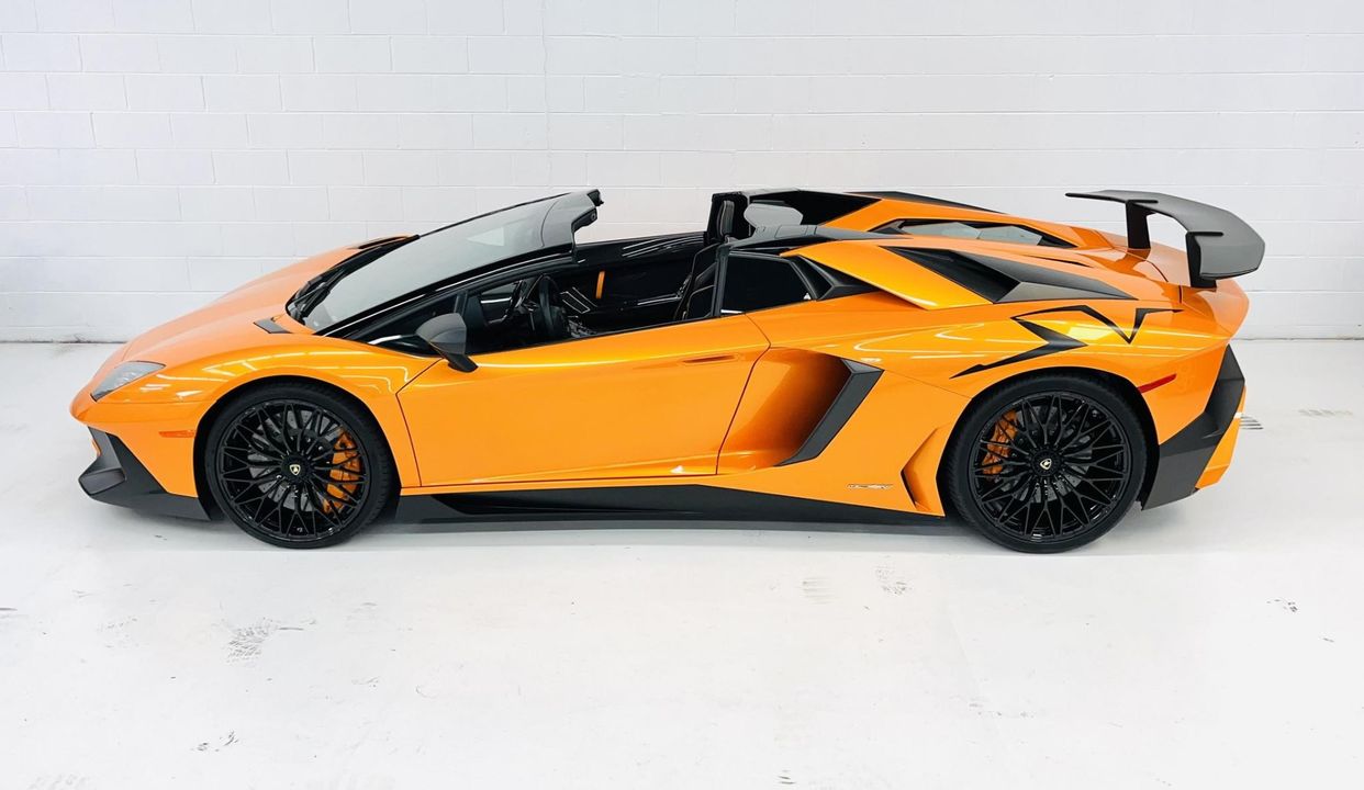 2017 Lamborghini Aventador