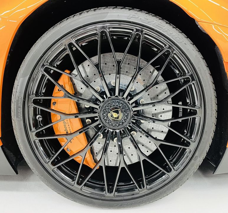 2017 Lamborghini Aventador