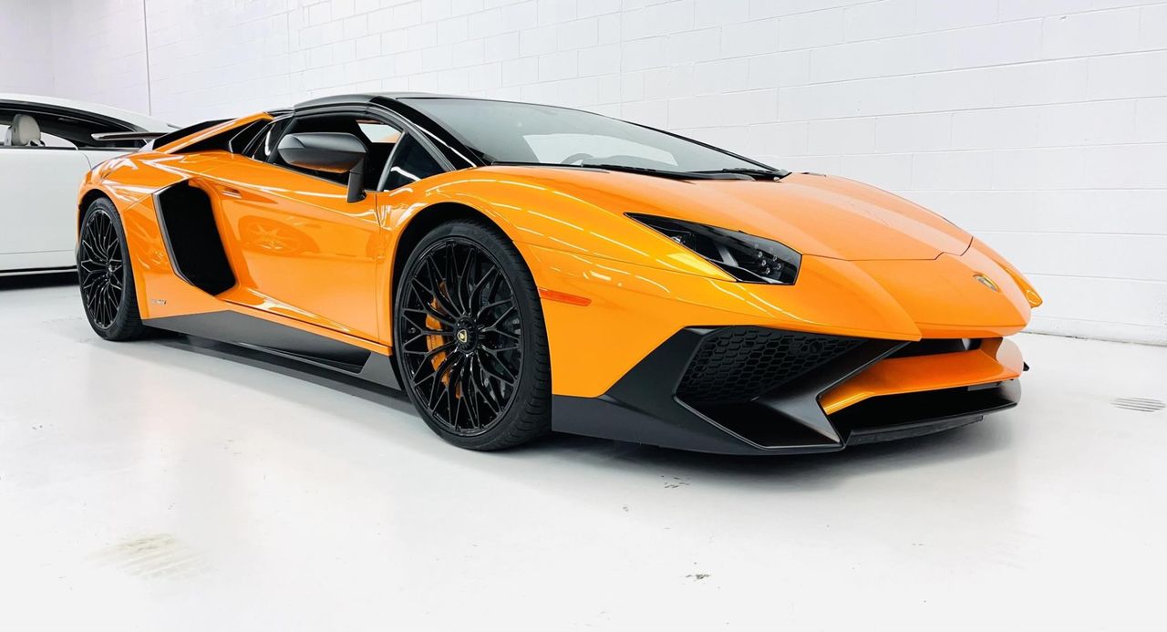 2017 Lamborghini Aventador