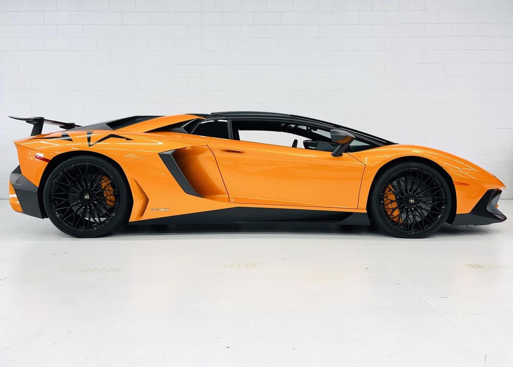 2017 Lamborghini Aventador