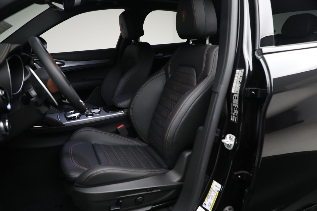 2025 Alfa Romeo Stelvio