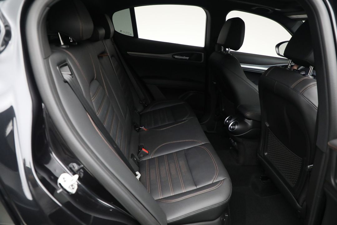 2025 Alfa Romeo Stelvio