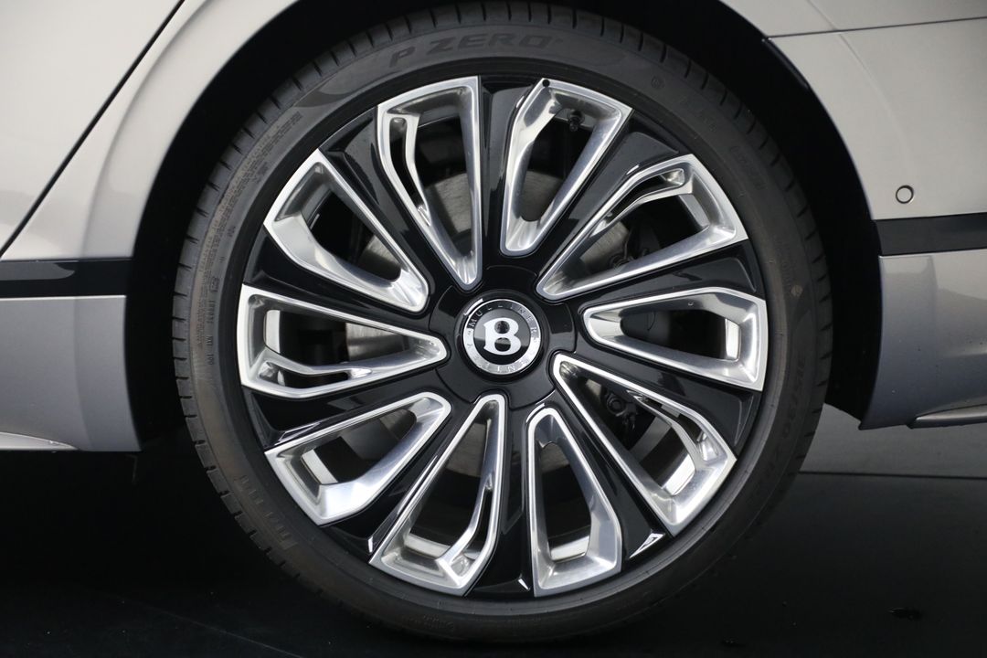 2025 Bentley Flying Spur