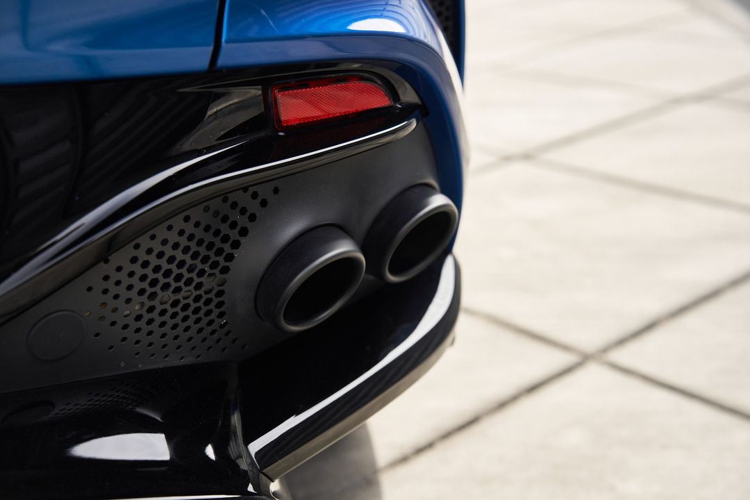 2023 Aston Martin DBX