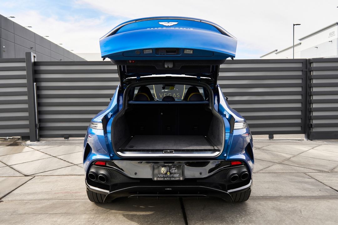 2023 Aston Martin DBX