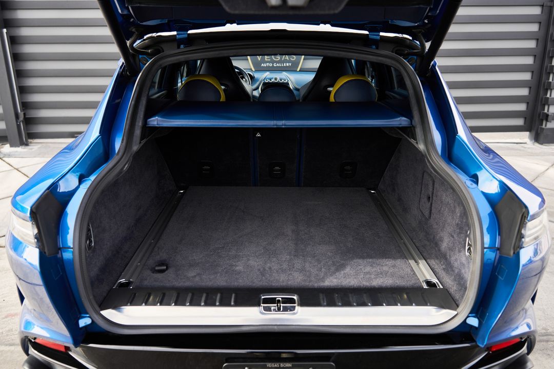 2023 Aston Martin DBX