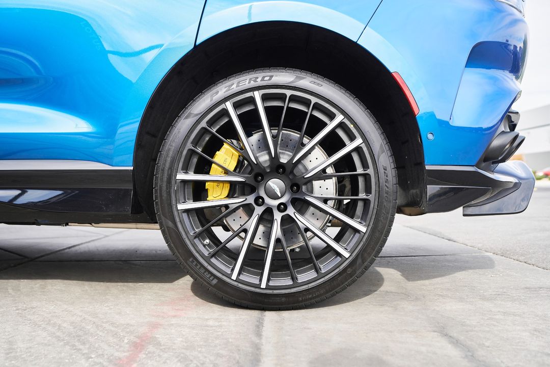 2023 Aston Martin DBX