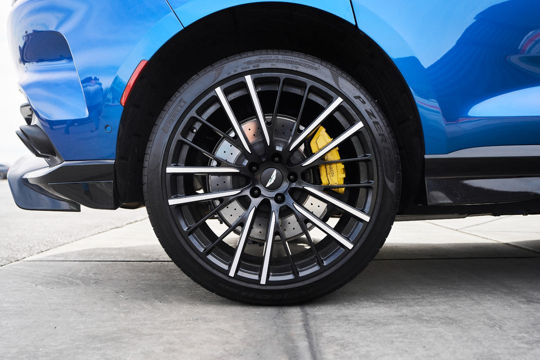 2023 Aston Martin DBX