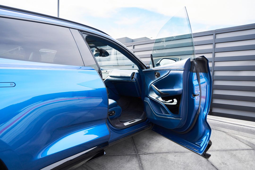 2023 Aston Martin DBX