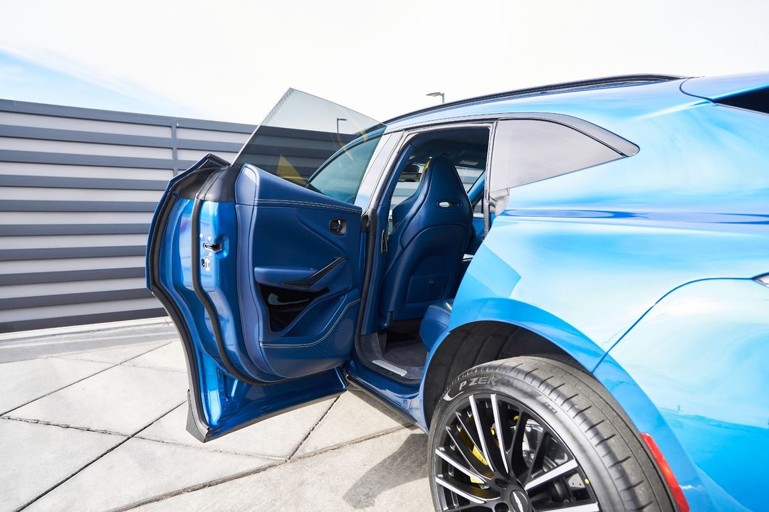 2023 Aston Martin DBX