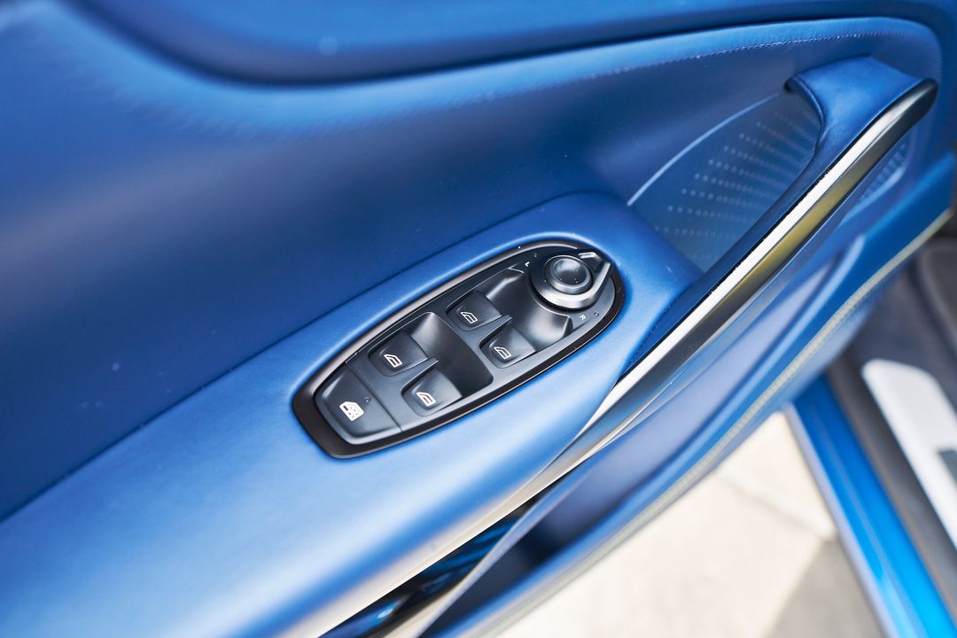 2023 Aston Martin DBX