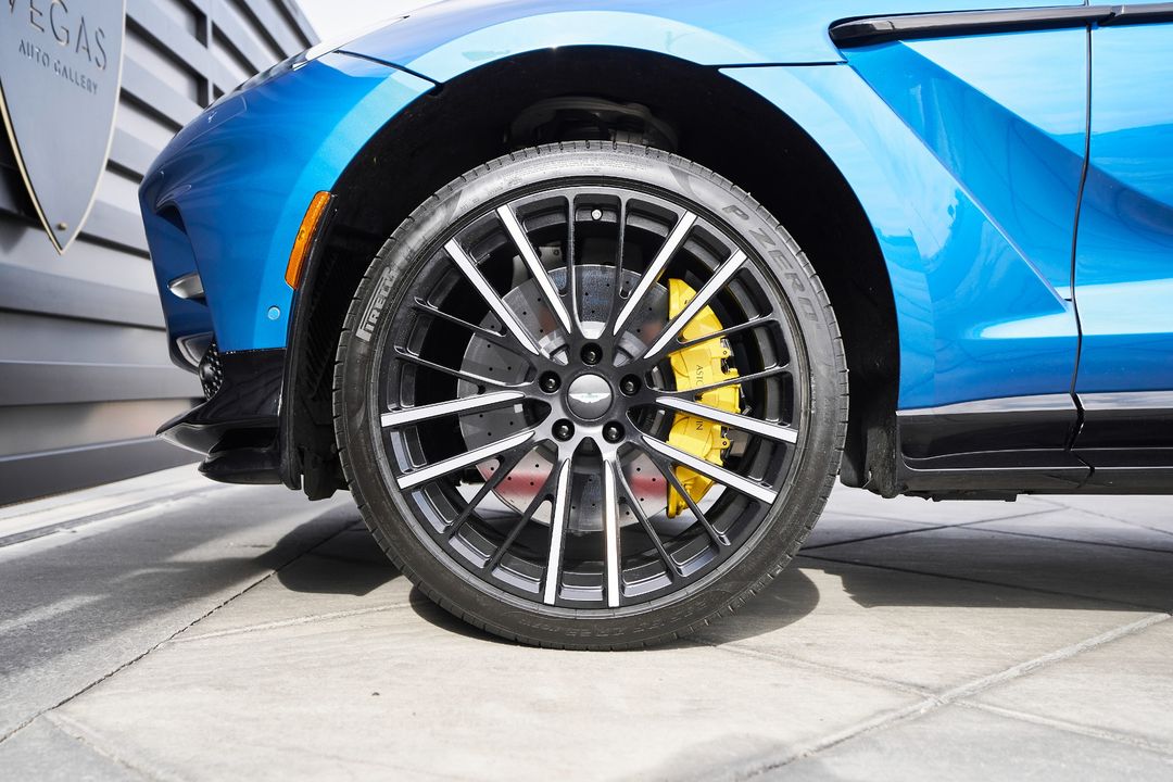 2023 Aston Martin DBX