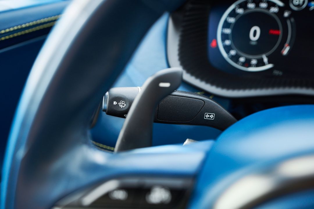 2023 Aston Martin DBX