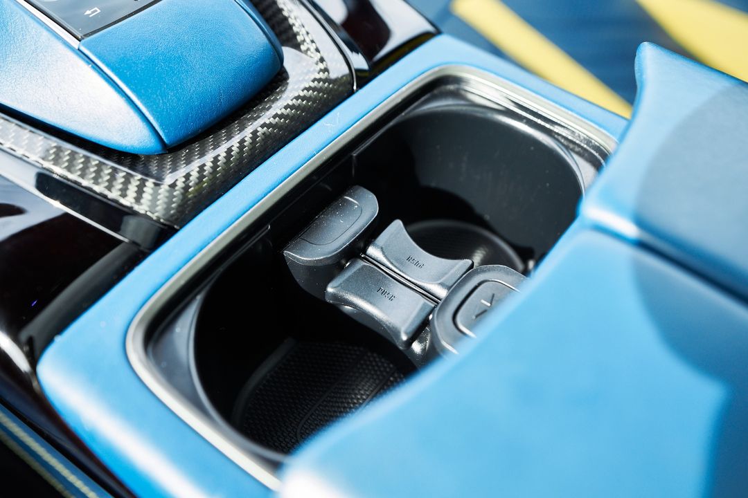 2023 Aston Martin DBX