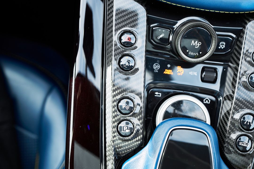 2023 Aston Martin DBX