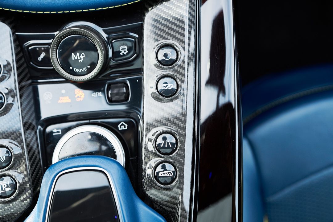 2023 Aston Martin DBX