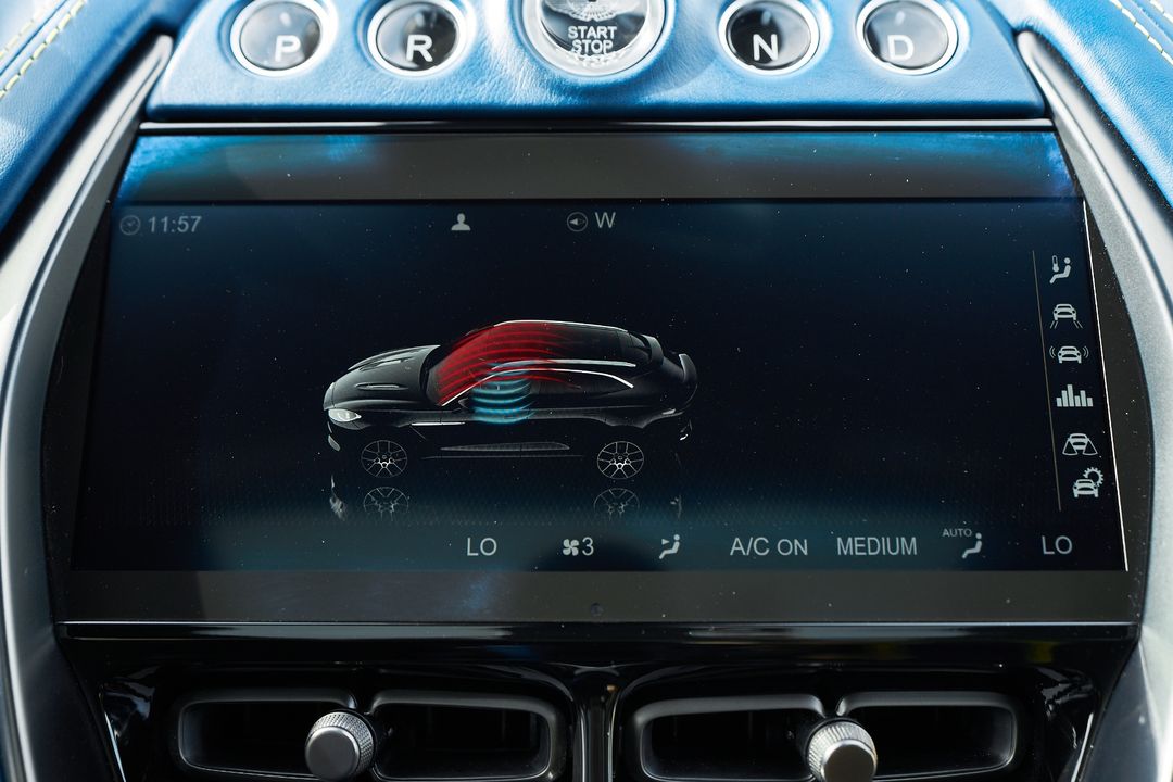 2023 Aston Martin DBX