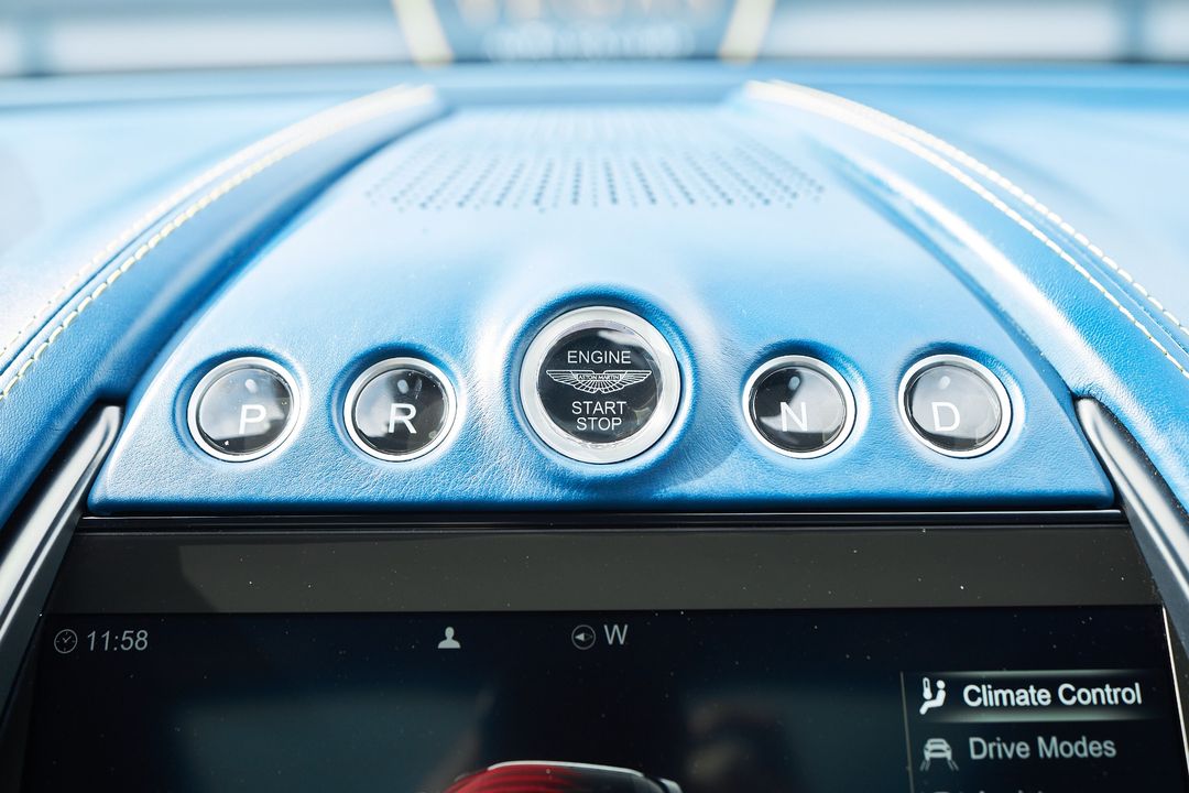 2023 Aston Martin DBX