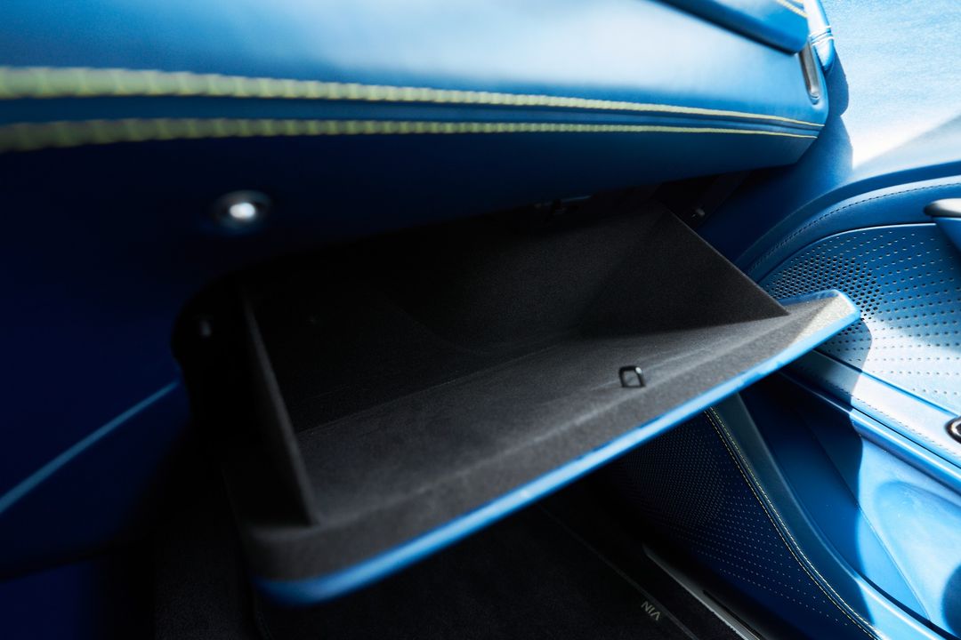 2023 Aston Martin DBX