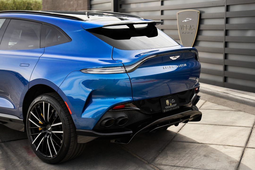 2023 Aston Martin DBX