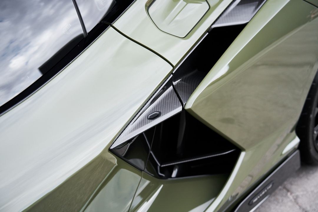 2024 Lamborghini Revuelto