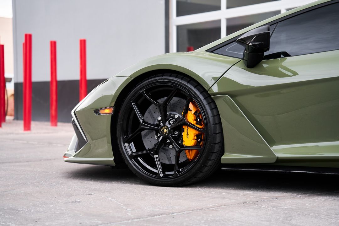 2024 Lamborghini Revuelto