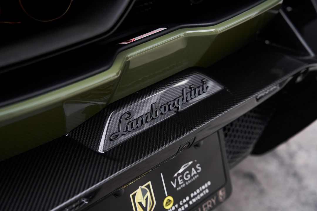 2024 Lamborghini Revuelto