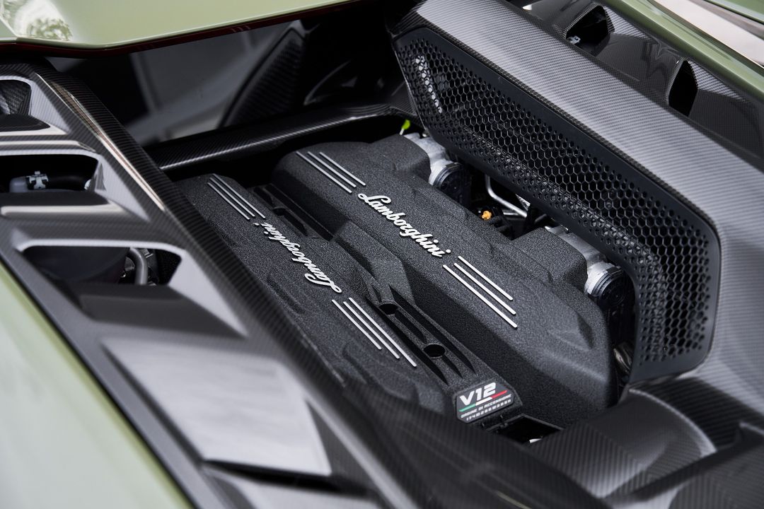 2024 Lamborghini Revuelto