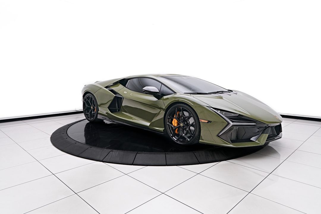 2024 Lamborghini Revuelto