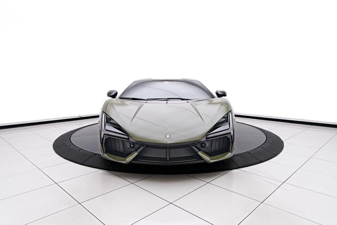 2024 Lamborghini Revuelto