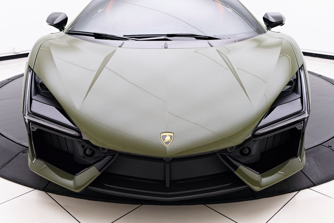2024 Lamborghini Revuelto