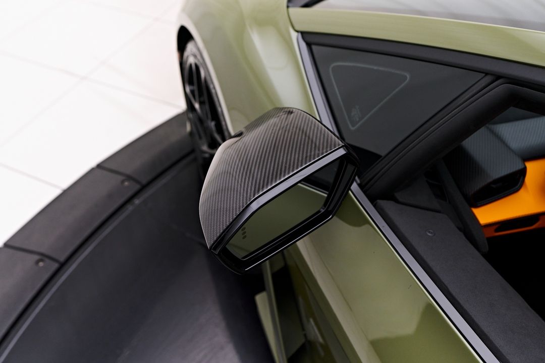 2024 Lamborghini Revuelto