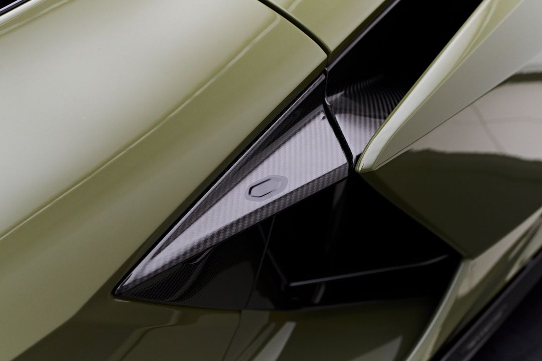 2024 Lamborghini Revuelto