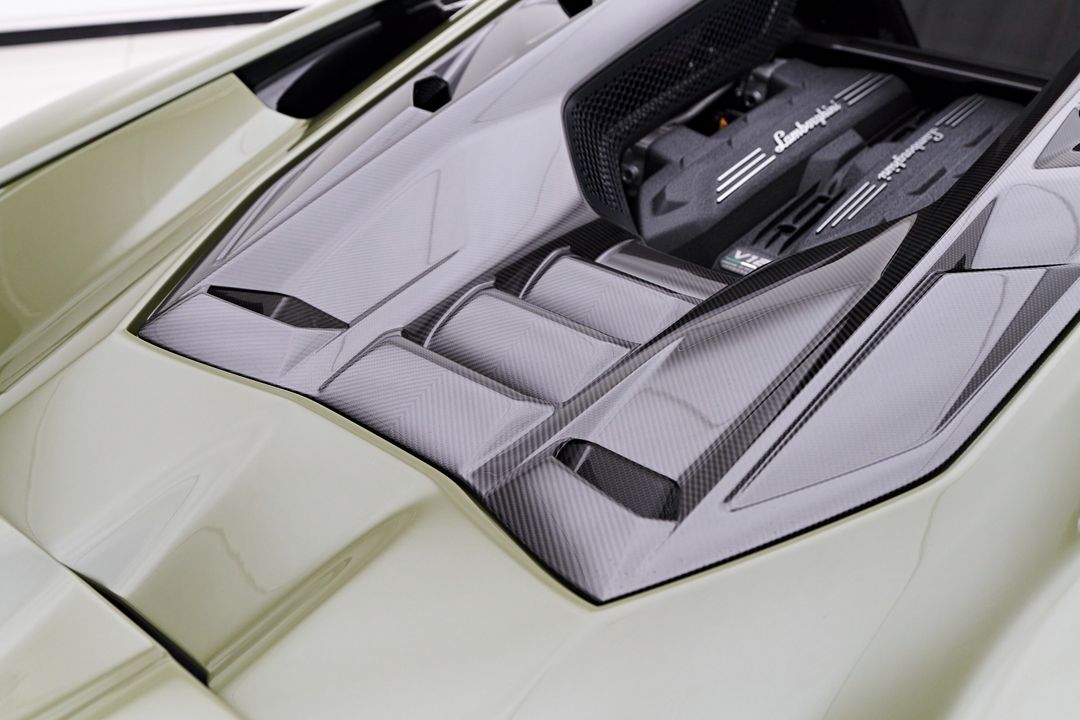 2024 Lamborghini Revuelto