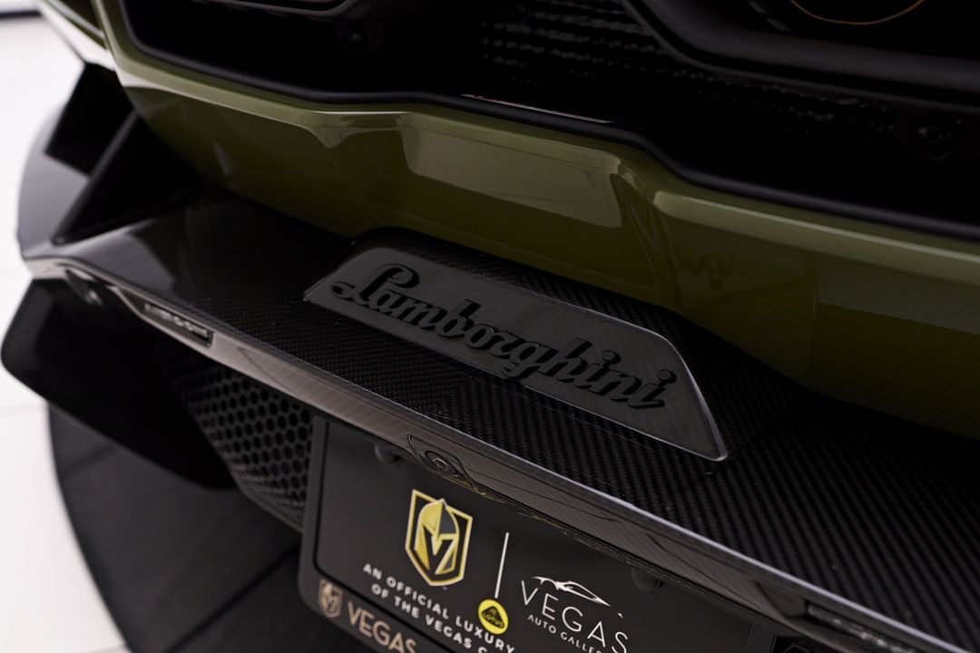 2024 Lamborghini Revuelto