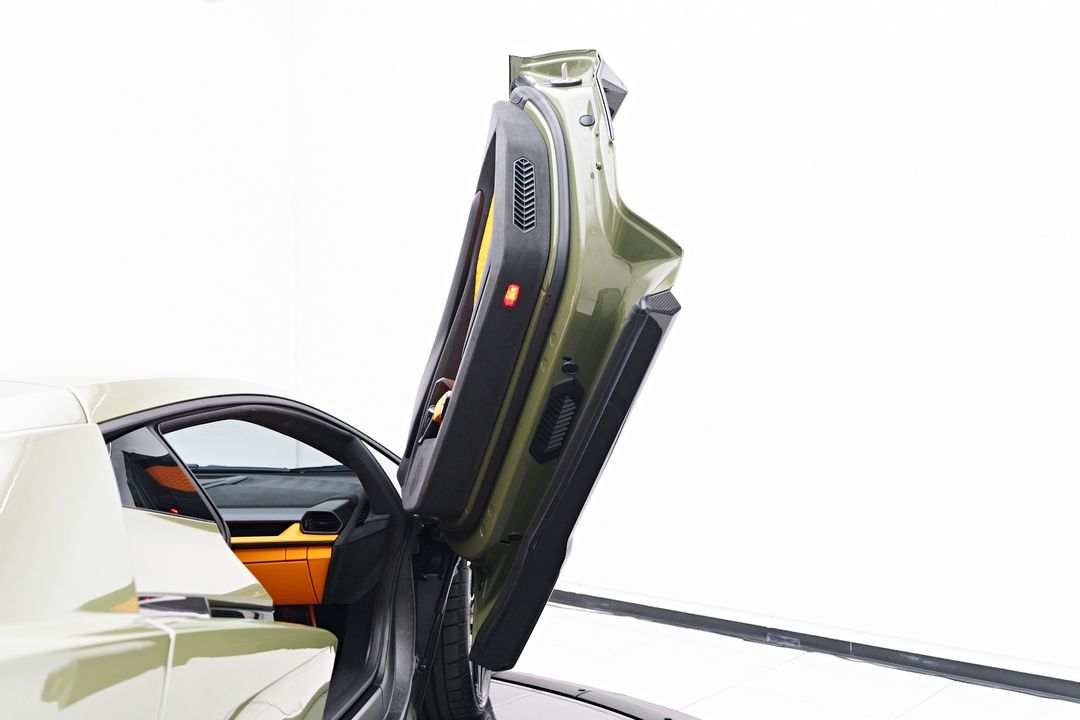 2024 Lamborghini Revuelto