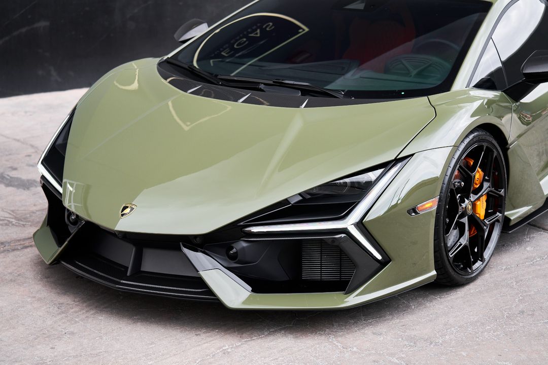 2024 Lamborghini Revuelto