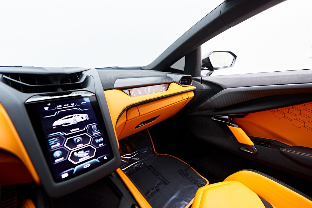 2024 Lamborghini Revuelto