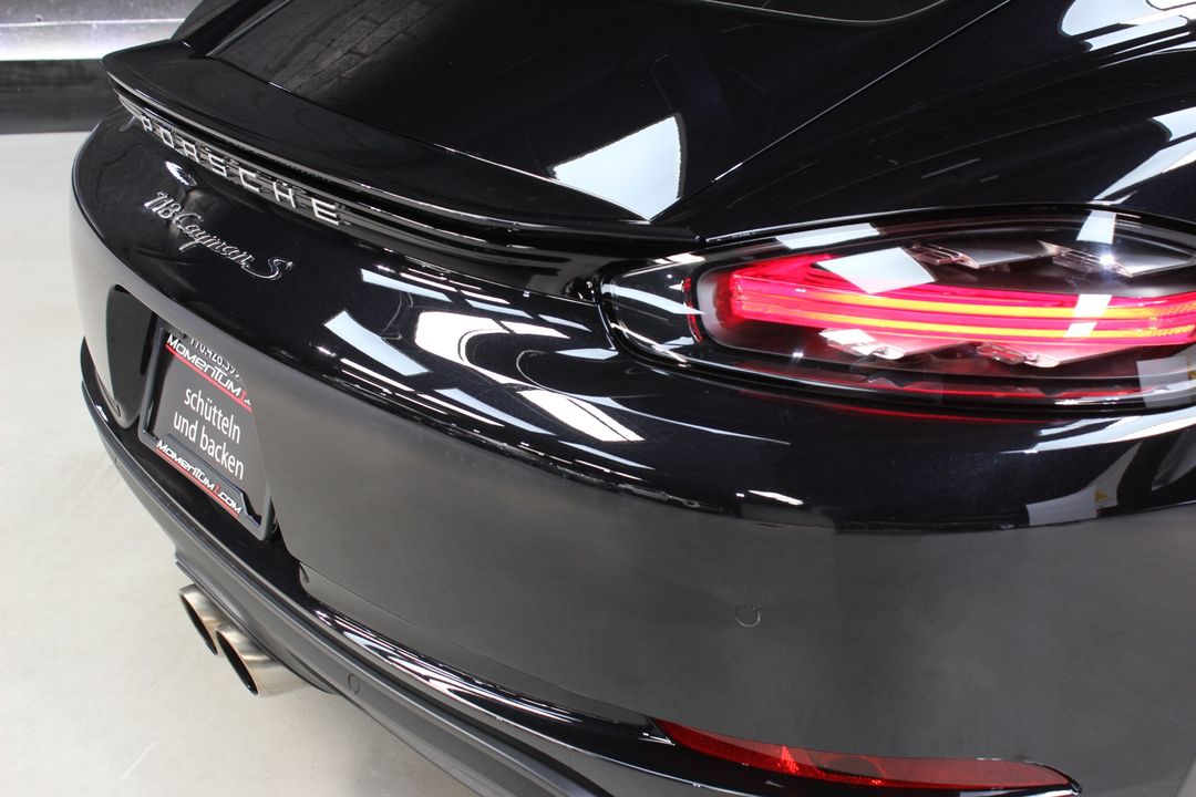 2022 Porsche 718 Cayman