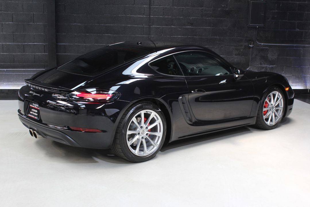 2022 Porsche 718 Cayman