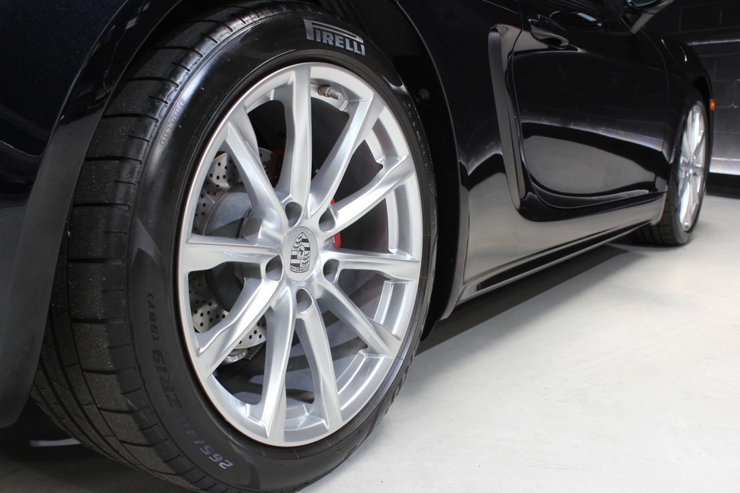 2022 Porsche 718 Cayman