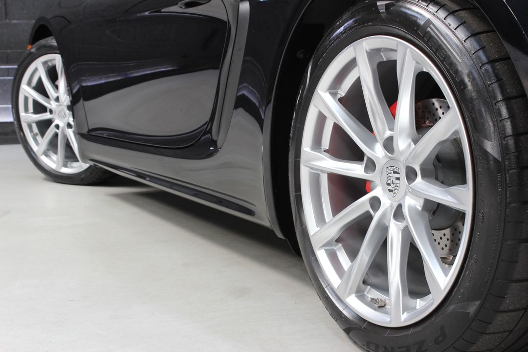 2022 Porsche 718 Cayman