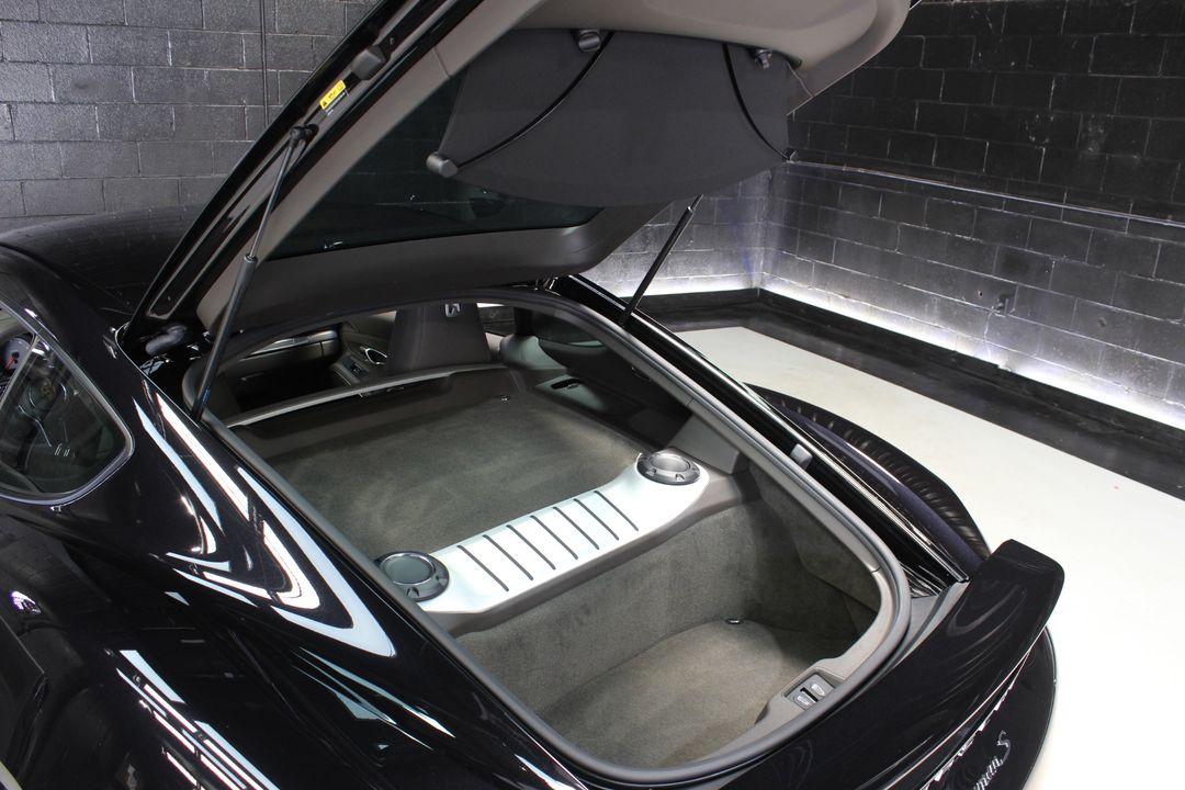 2022 Porsche 718 Cayman
