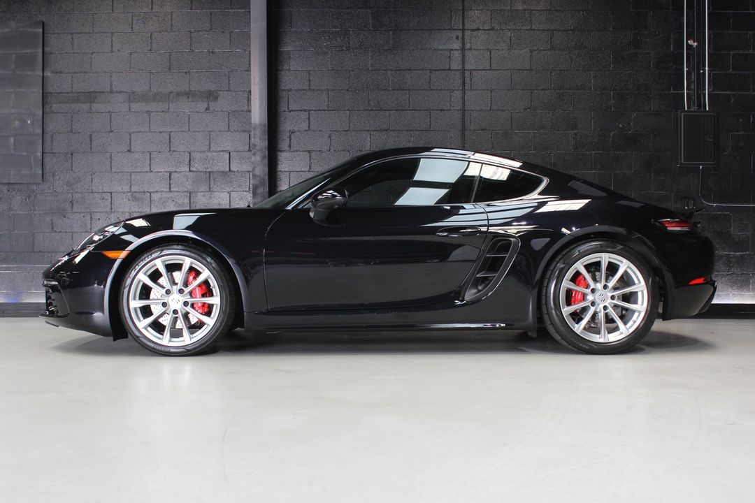 2022 Porsche 718 Cayman