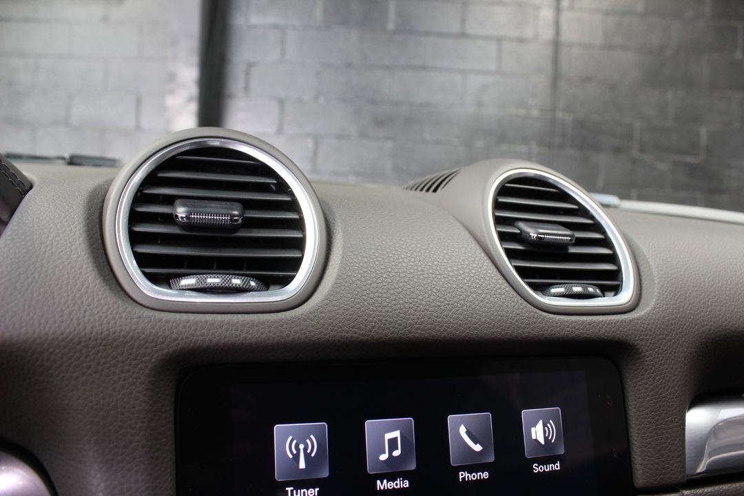 2022 Porsche 718 Cayman